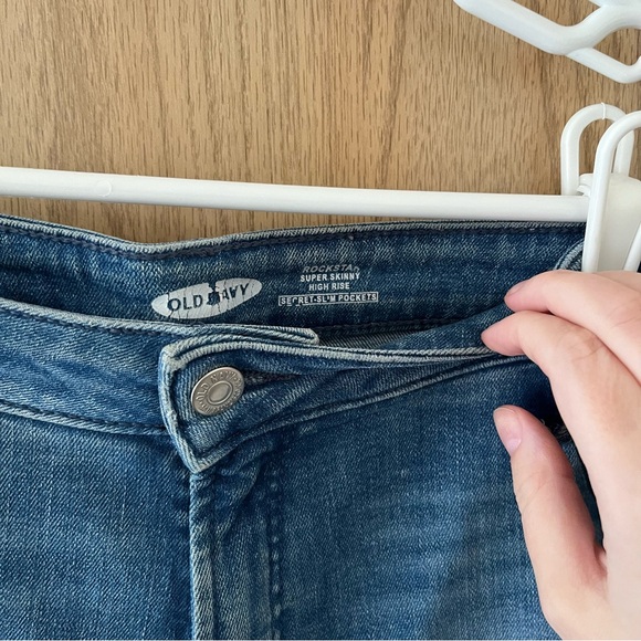 Old Navy Rockstar Super Skinny High Rise Distressed Mid Medium Wash Jeans - Picture 5 of 8